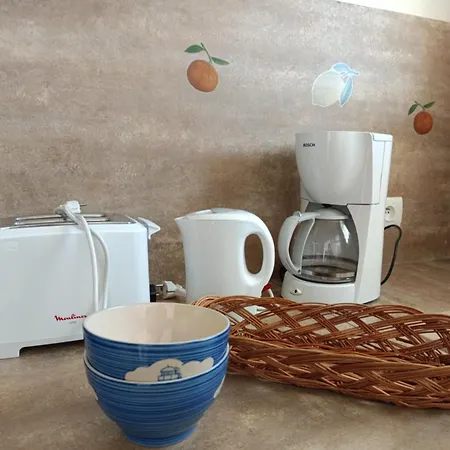 Vue A - 5 Personnes, Animaux - Fr-1-540-147 *