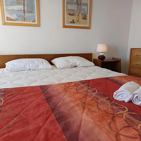 Vue A - 5 Personnes, Animaux - Fr-1-540-147 *